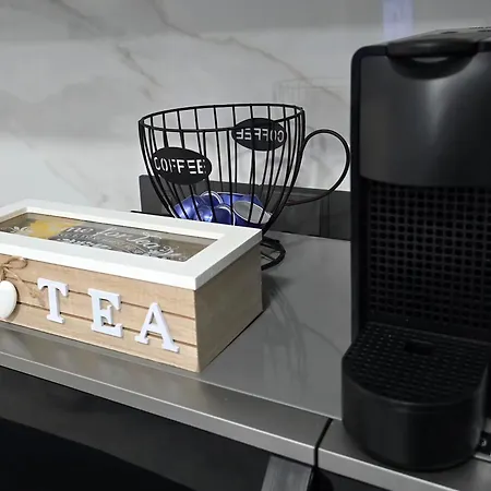 Evandrea Pelapais - Stylish In Kato *