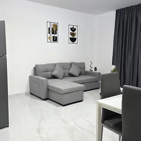 Apartment Evandrea Pelapais - Stylish In Kato