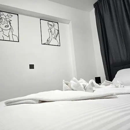 Evandrea Pelapais - Stylish In Kato Apartmán