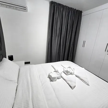 Evandrea Pelapais - Stylish In Kato * Paphos