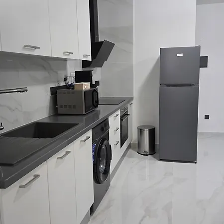 Evandrea Pelapais - Stylish In Kato * Paphos