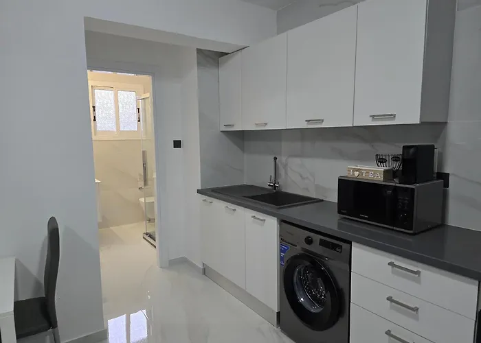 Evandrea Pelapais - Stylish In Kato Daire Pafos