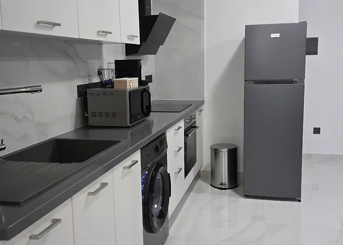 Evandrea Pelapais - Stylish In Kato * Pafos