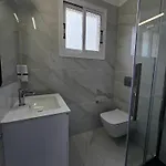 Evandrea Pelapais - Stylish In Kato Apartament
