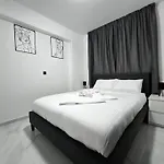 Evandrea Pelapais - Stylish In Kato Apartment