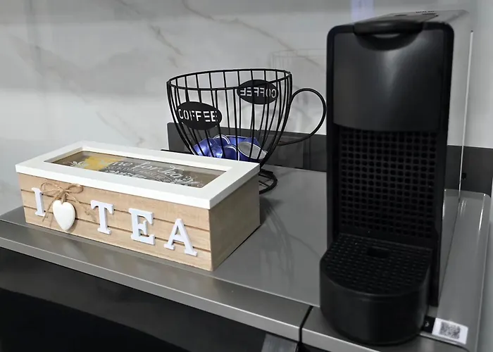 Evandrea Pelapais - Stylish In Kato *